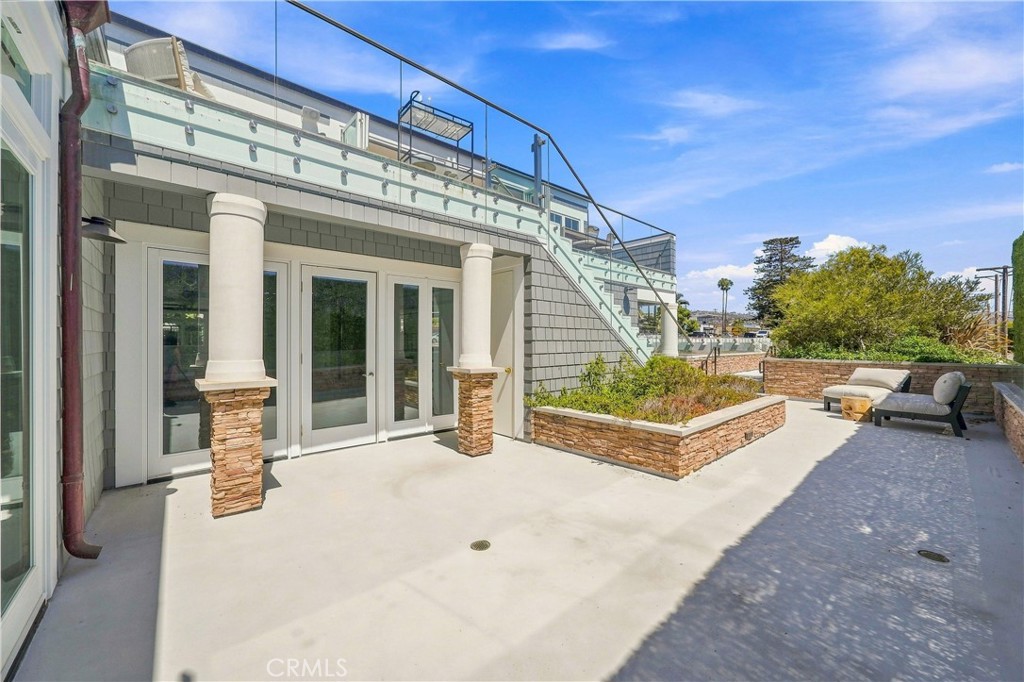 1373 N Coast Highway