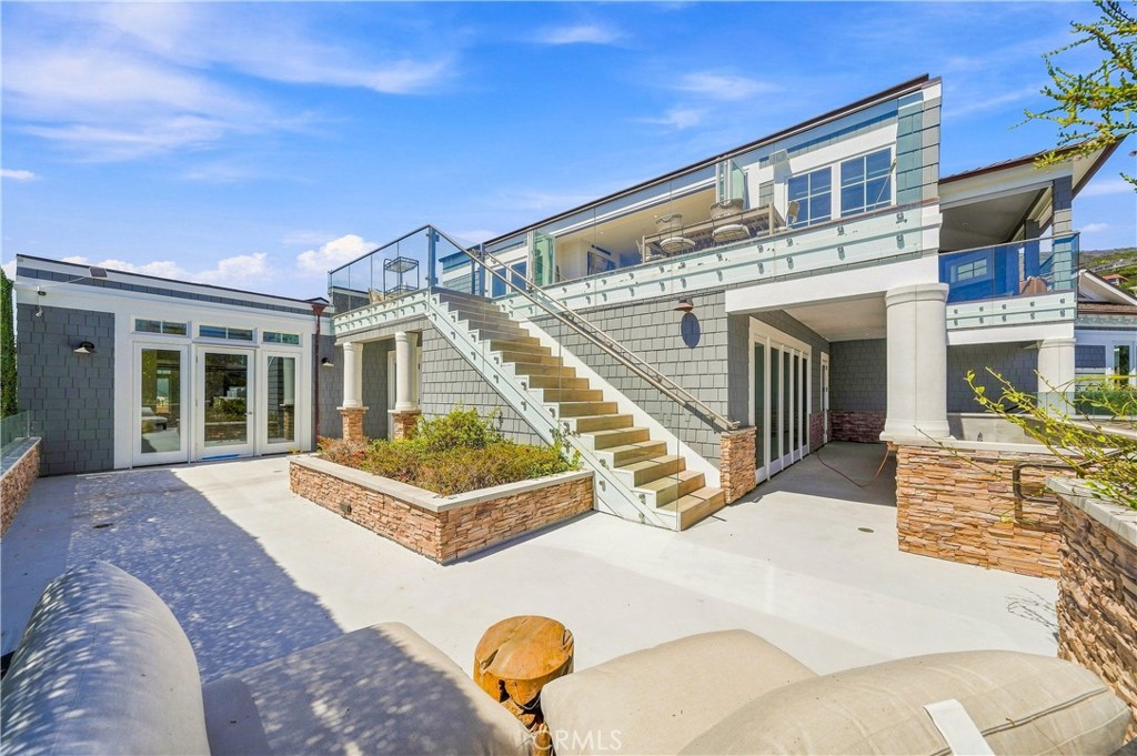 1373 N Coast Highway