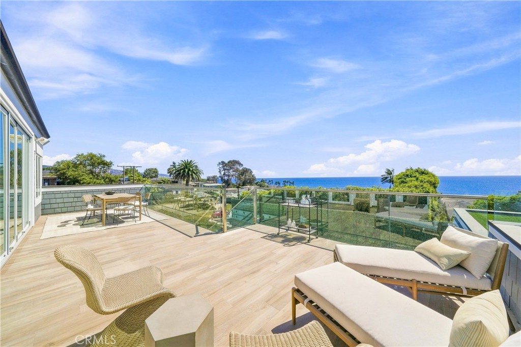 1373 N Coast Highway