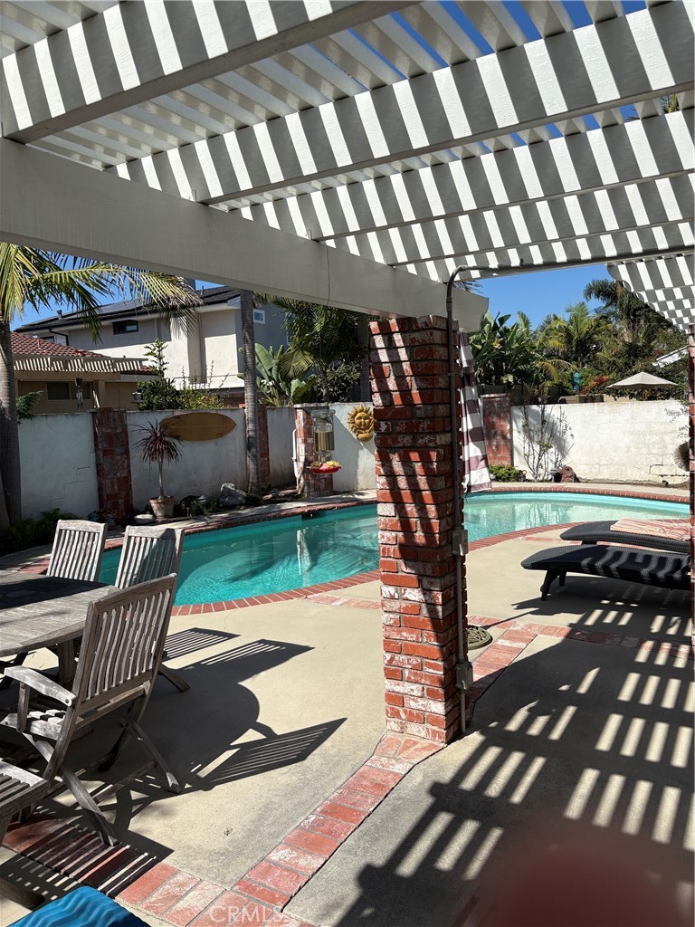 10142 Cliff Drive
