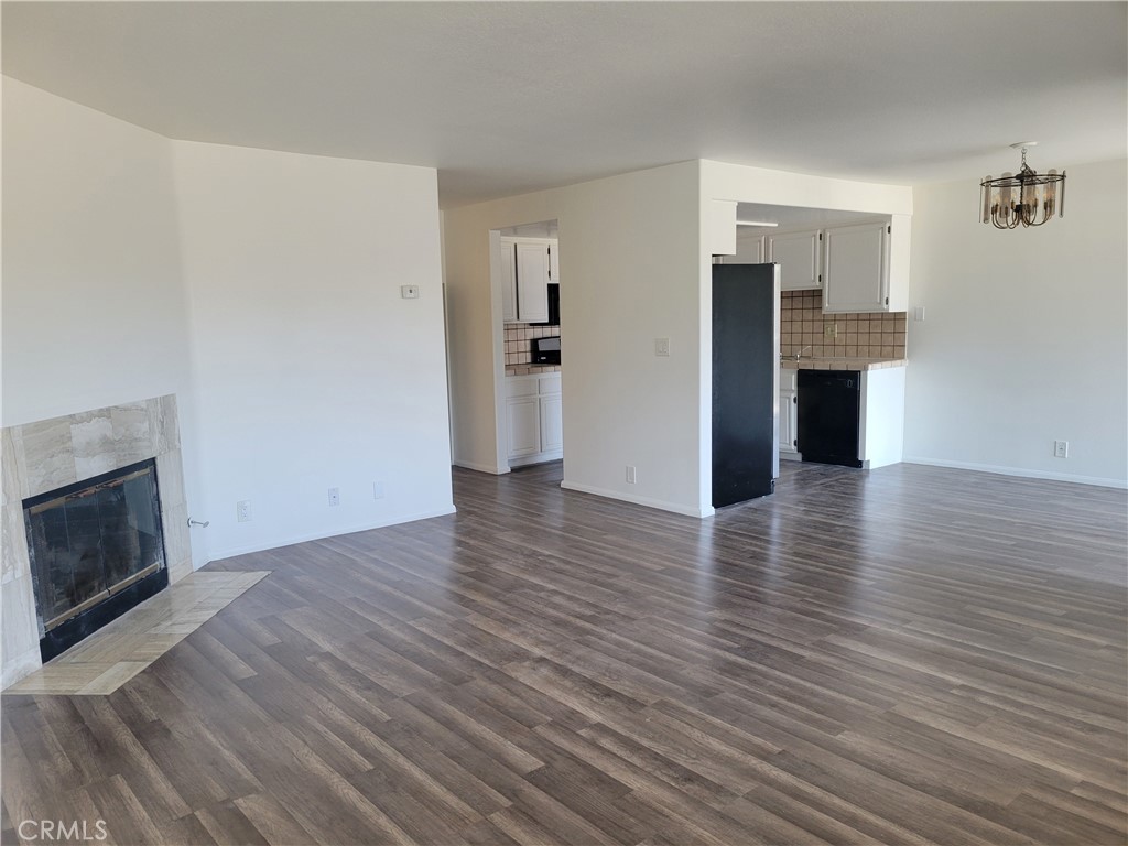 923 E Ocean Boulevard 7