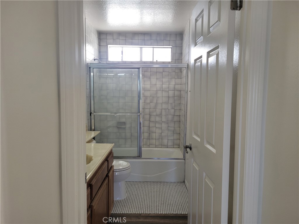 923 E Ocean Boulevard 7