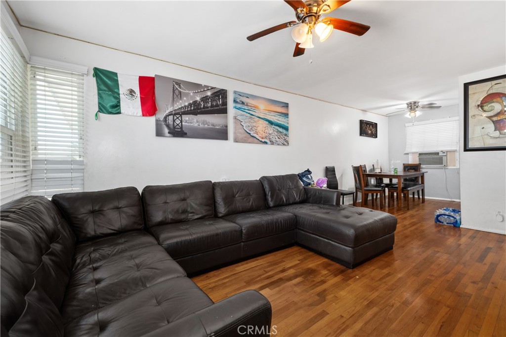 213 Avenida Granada
