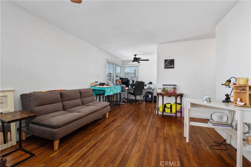 213 Avenida Granada