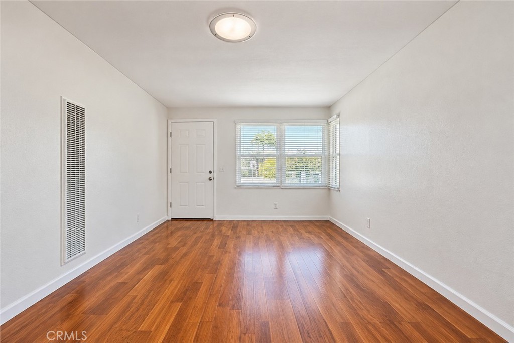 213 Avenida Granada