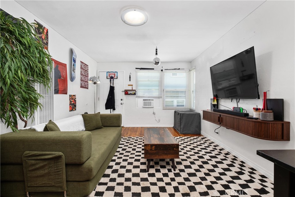 213 Avenida Granada