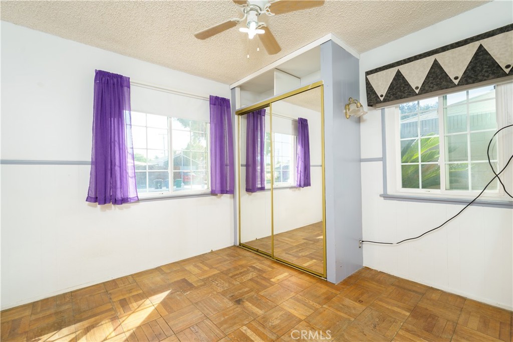 6285 E Metz