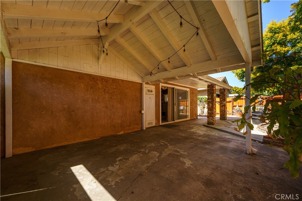 6285 E Metz