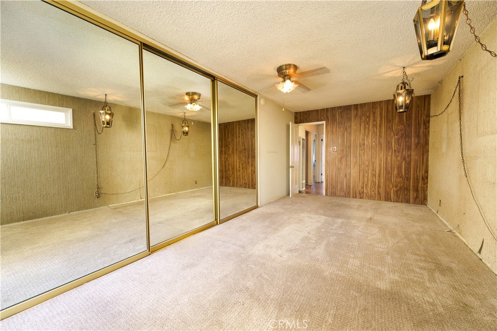 6285 E Metz