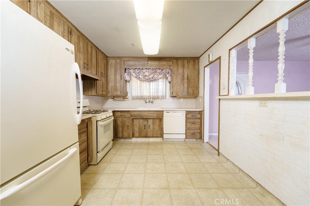 6285 E Metz