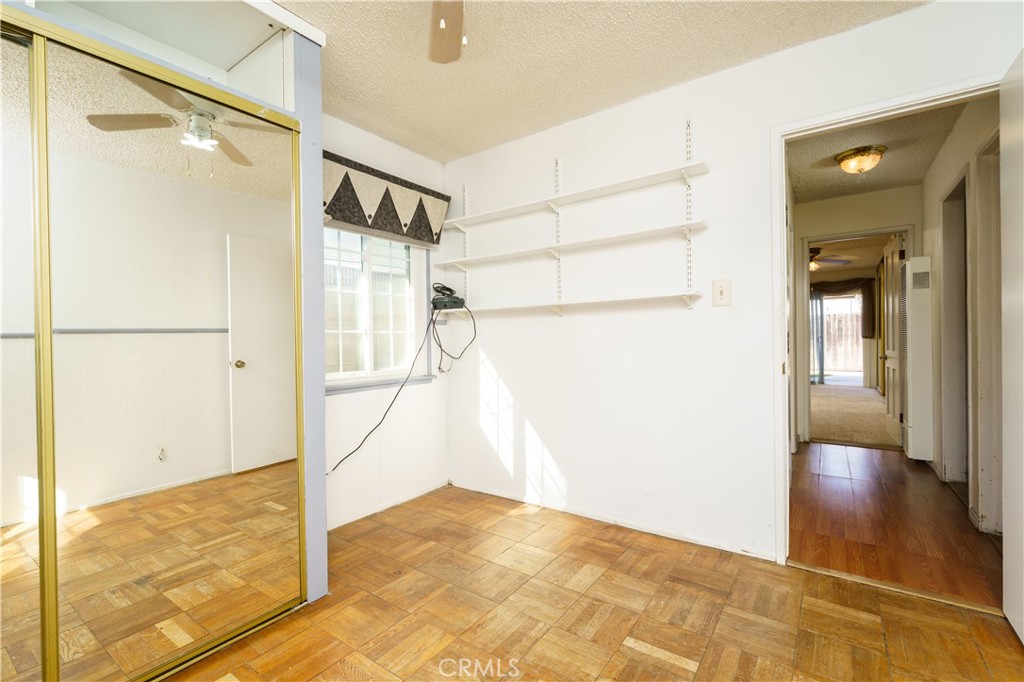 6285 E Metz