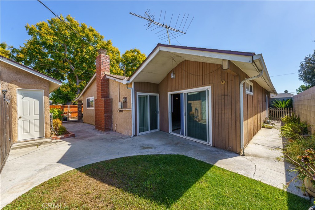 6285 E Metz