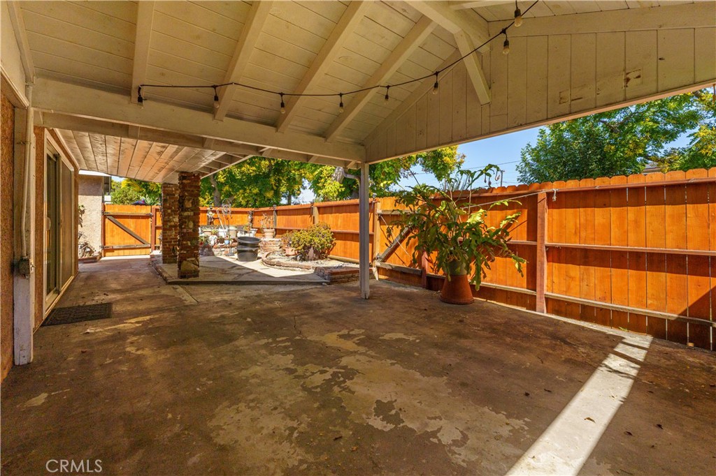6285 E Metz
