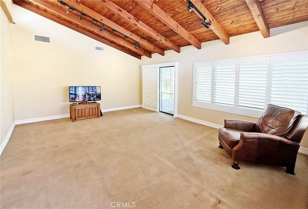 6041 Santa Barbara Avenue