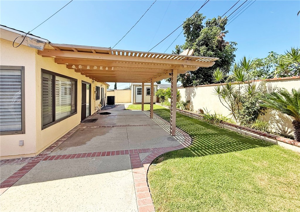 6041 Santa Barbara Avenue