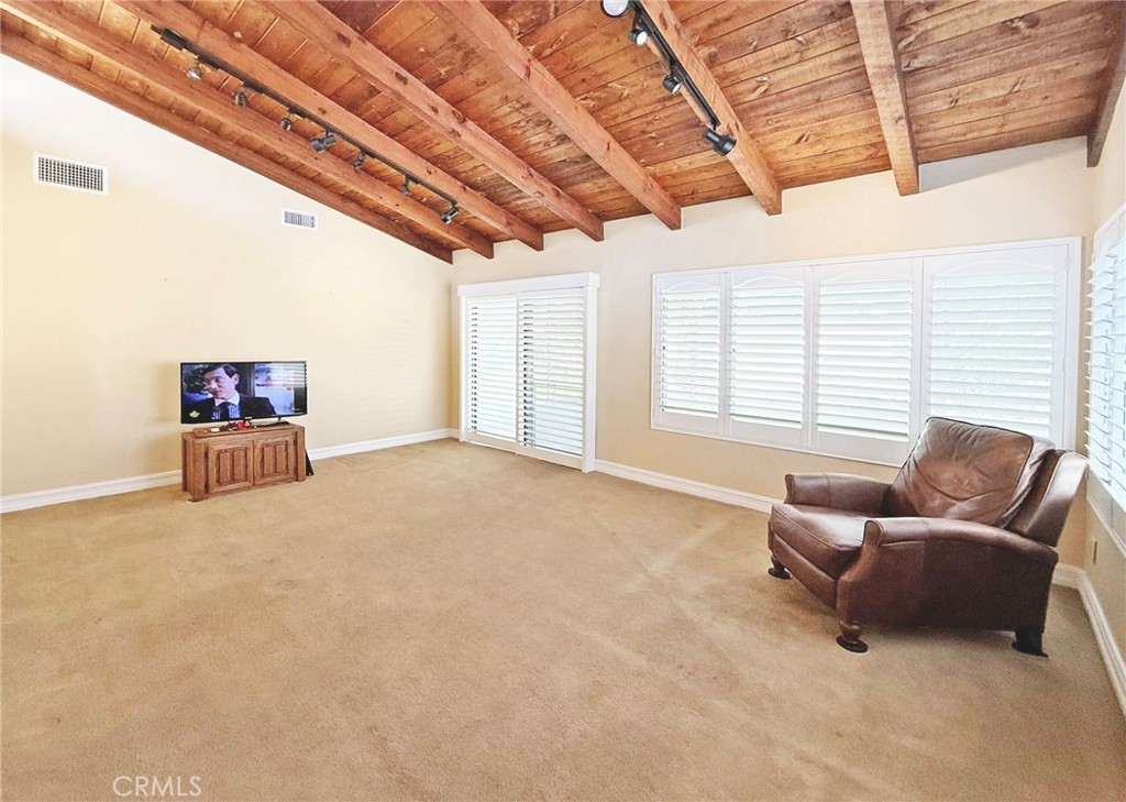 6041 Santa Barbara Avenue