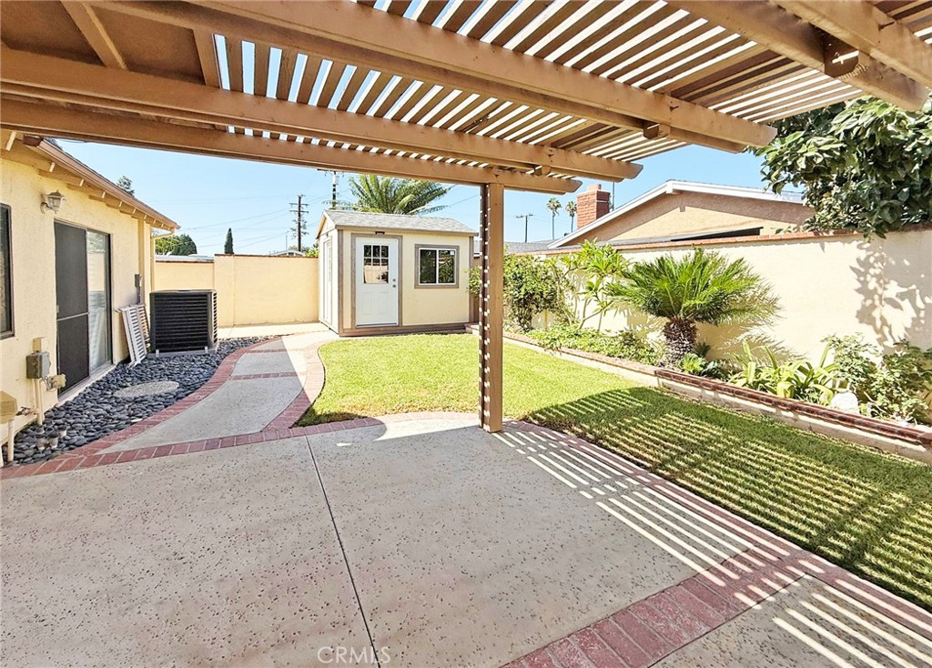 6041 Santa Barbara Avenue
