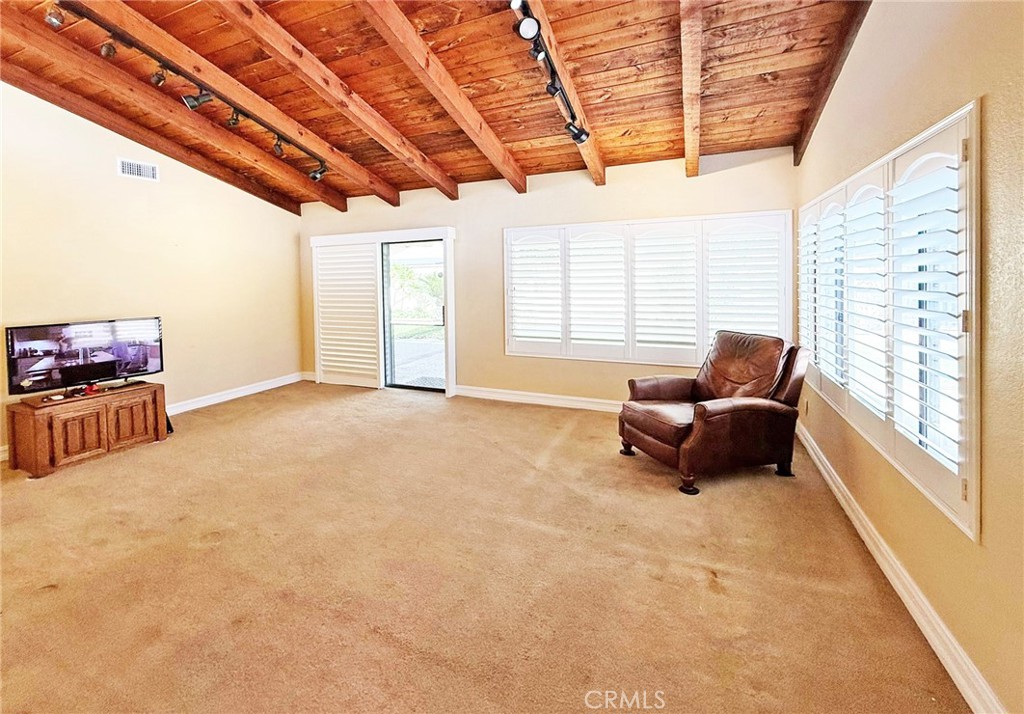 6041 Santa Barbara Avenue