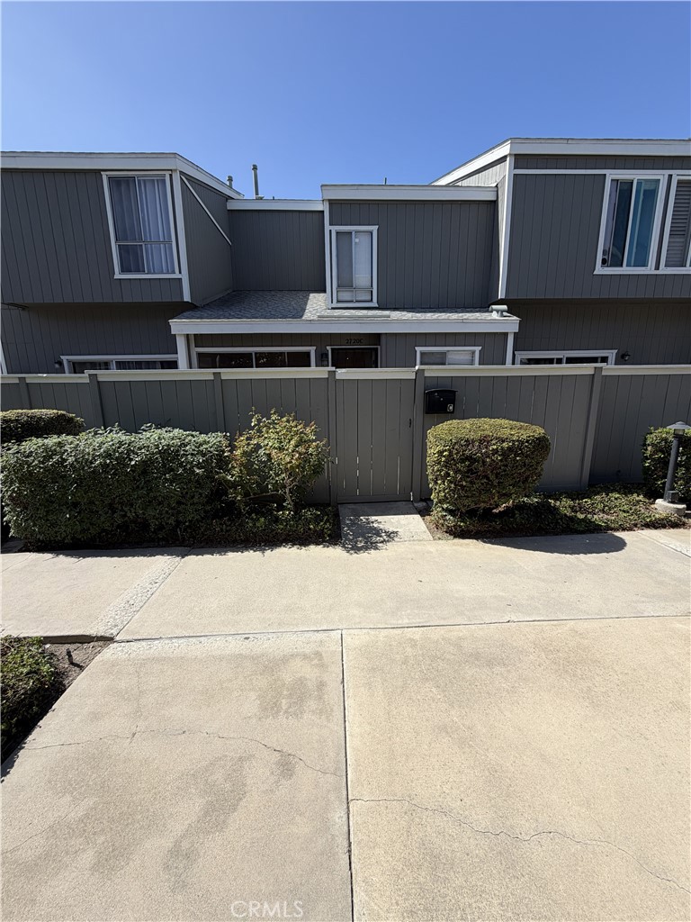 2720 W Segerstrom C