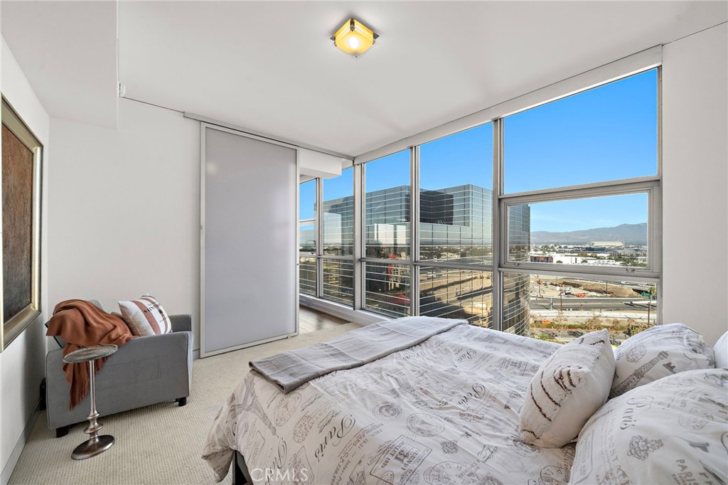 9 MacArthur Place 1402