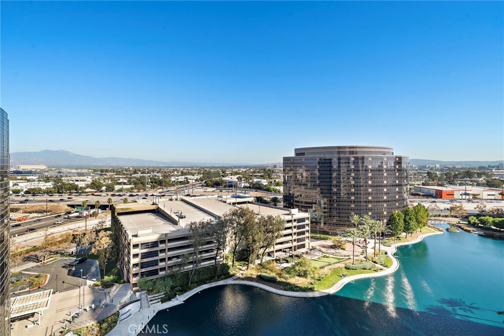 9 MacArthur Place 1402