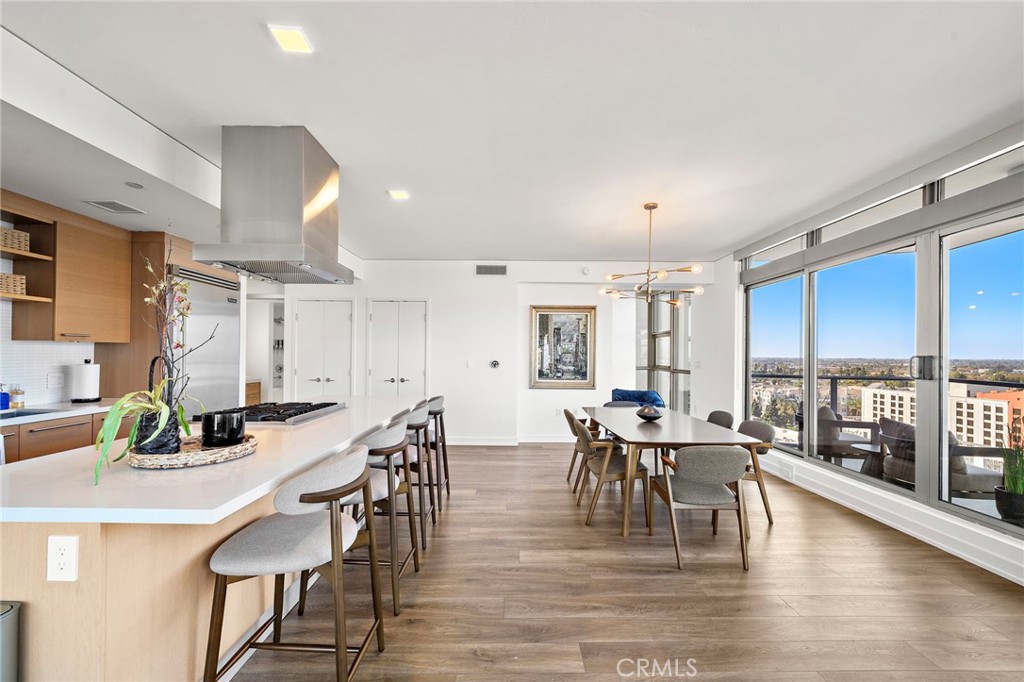 9 MacArthur Place 1402