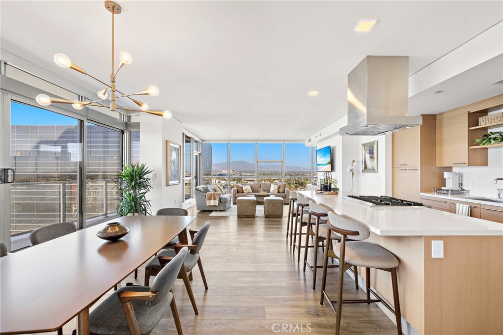 9 MacArthur Place 1402