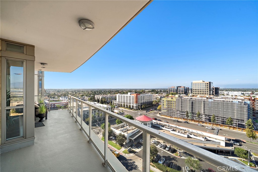 9 MacArthur Place 1402