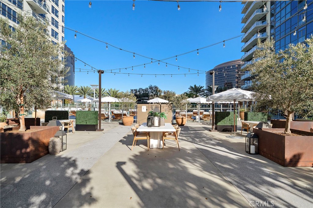 9 MacArthur Place 1402