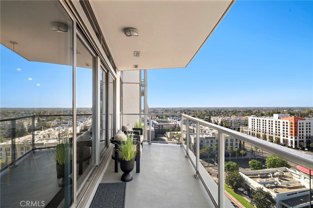 9 MacArthur Place 1402