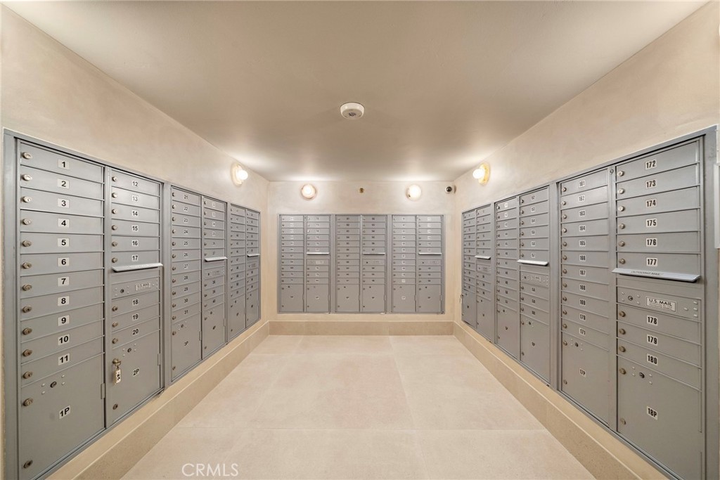 9 MacArthur Place 1402