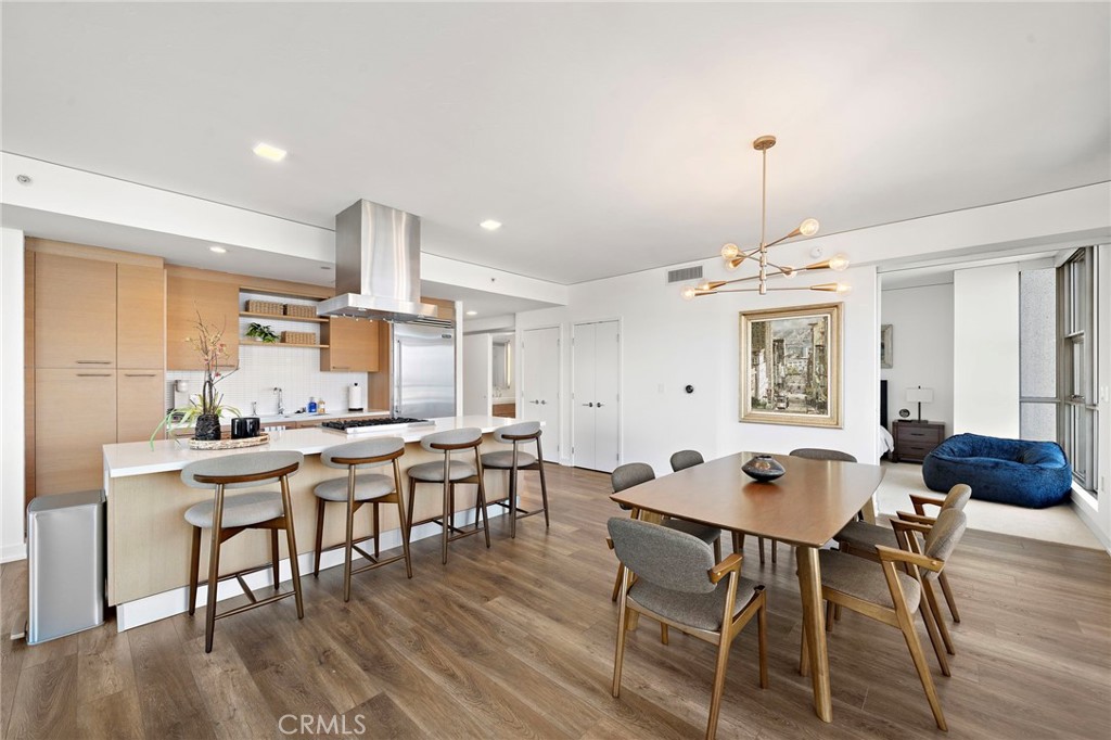 9 MacArthur Place 1402