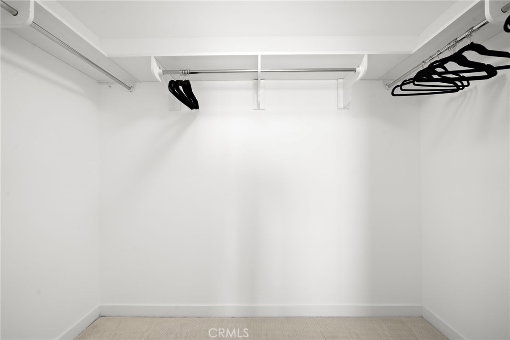 9 MacArthur Place 1402