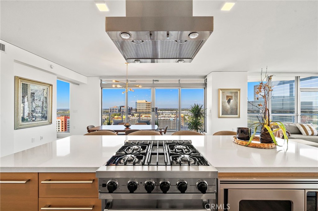 9 MacArthur Place 1402