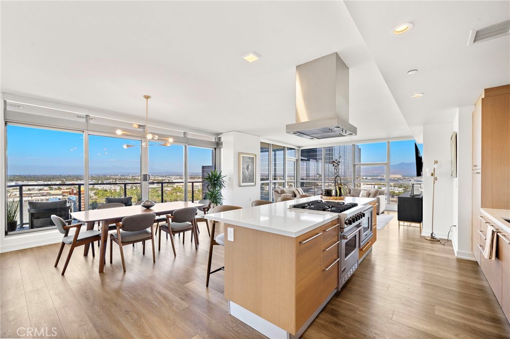 9 MacArthur Place 1402