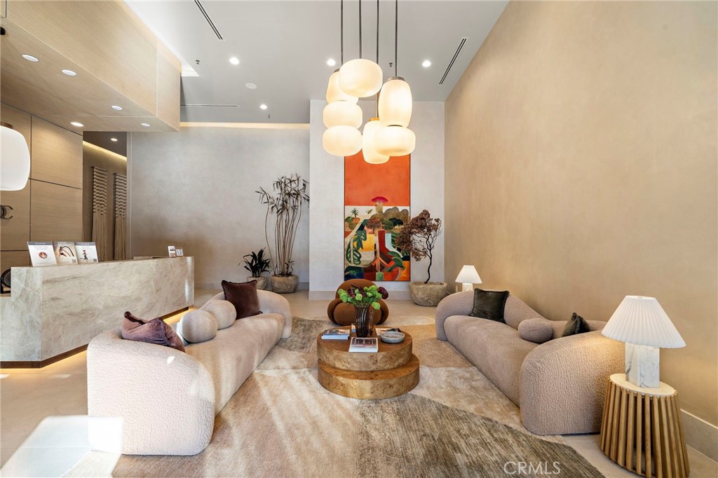 9 MacArthur Place 1402