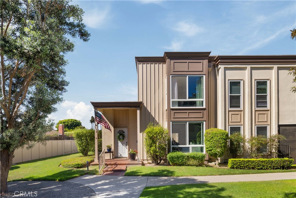 9692 Brookhaven