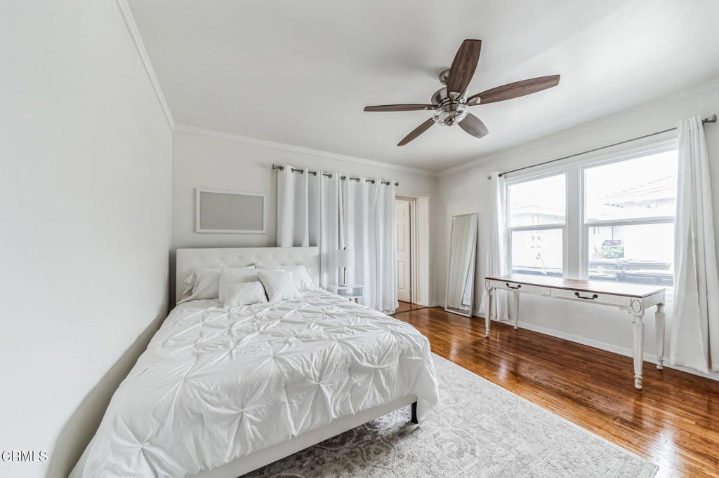 1039 S Eastman Avenue