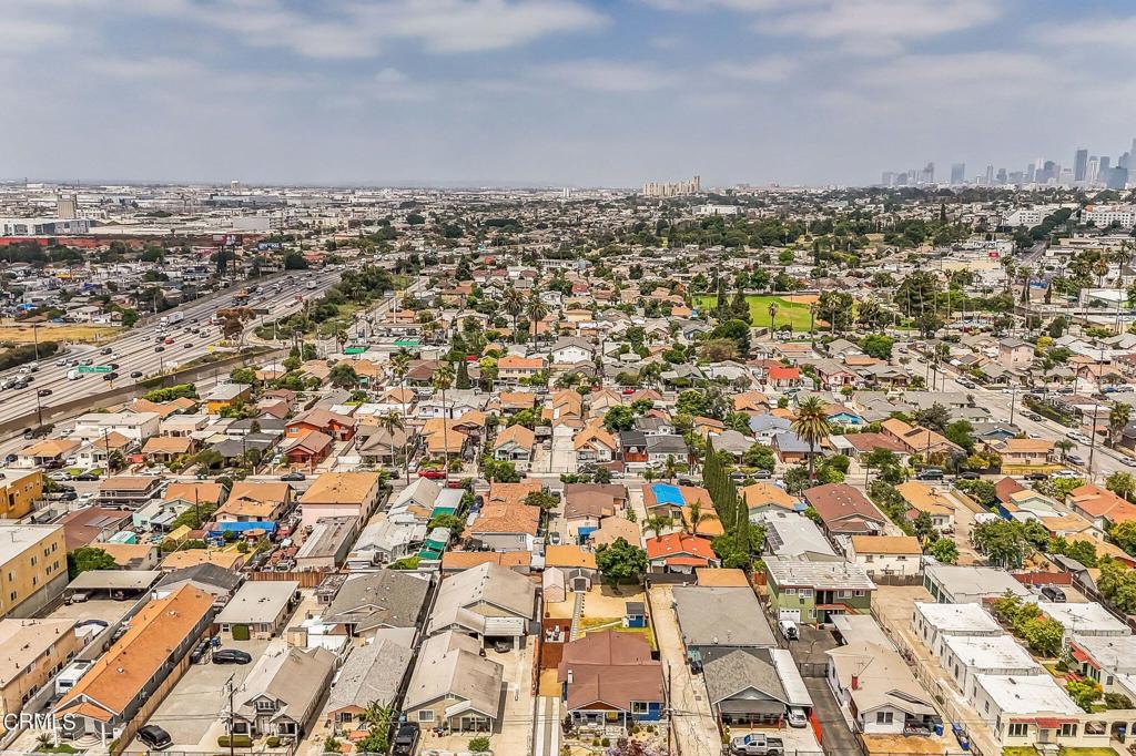 1039 S Eastman Avenue