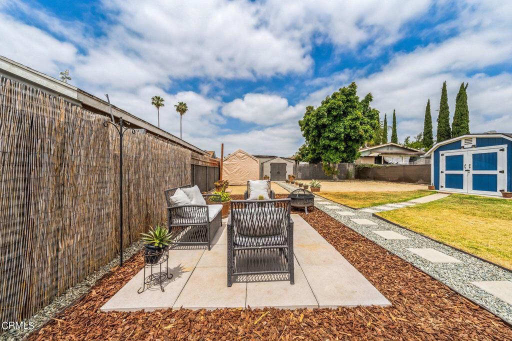 1039 S Eastman Avenue