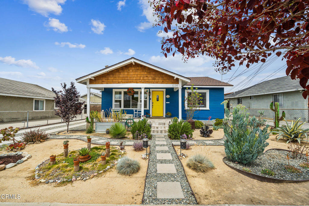 1039 S Eastman Avenue