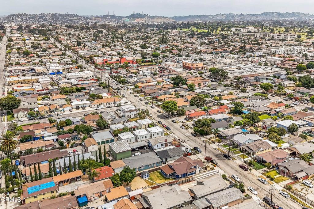 1039 S Eastman Avenue