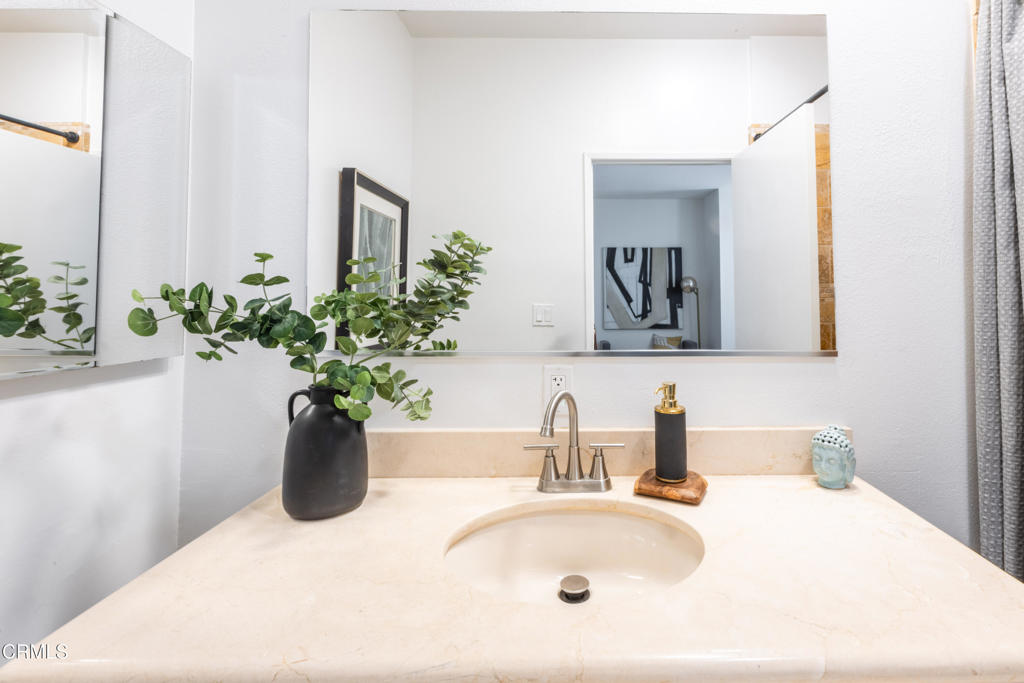 1331 S Saltair Avenue 2