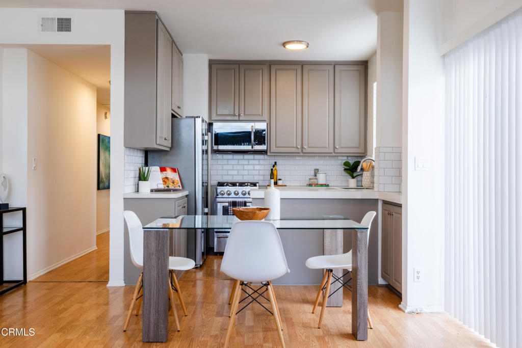 1331 S Saltair Avenue 2