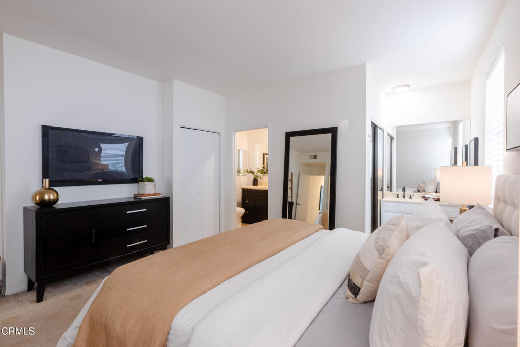 1331 S Saltair Avenue 2