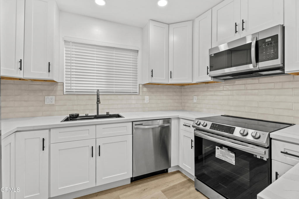 6721 S Springpark Avenue 3A