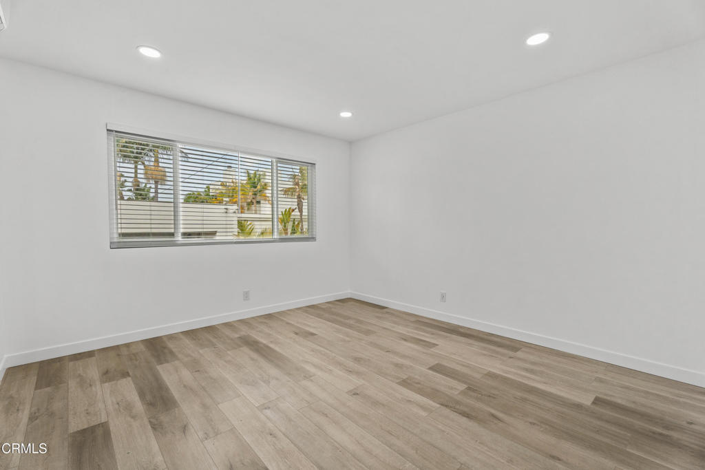 6721 S Springpark Avenue 3A