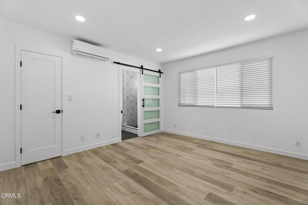 6721 S Springpark Avenue 3A