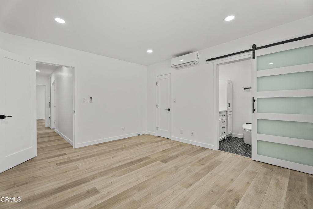 6721 S Springpark Avenue 3A