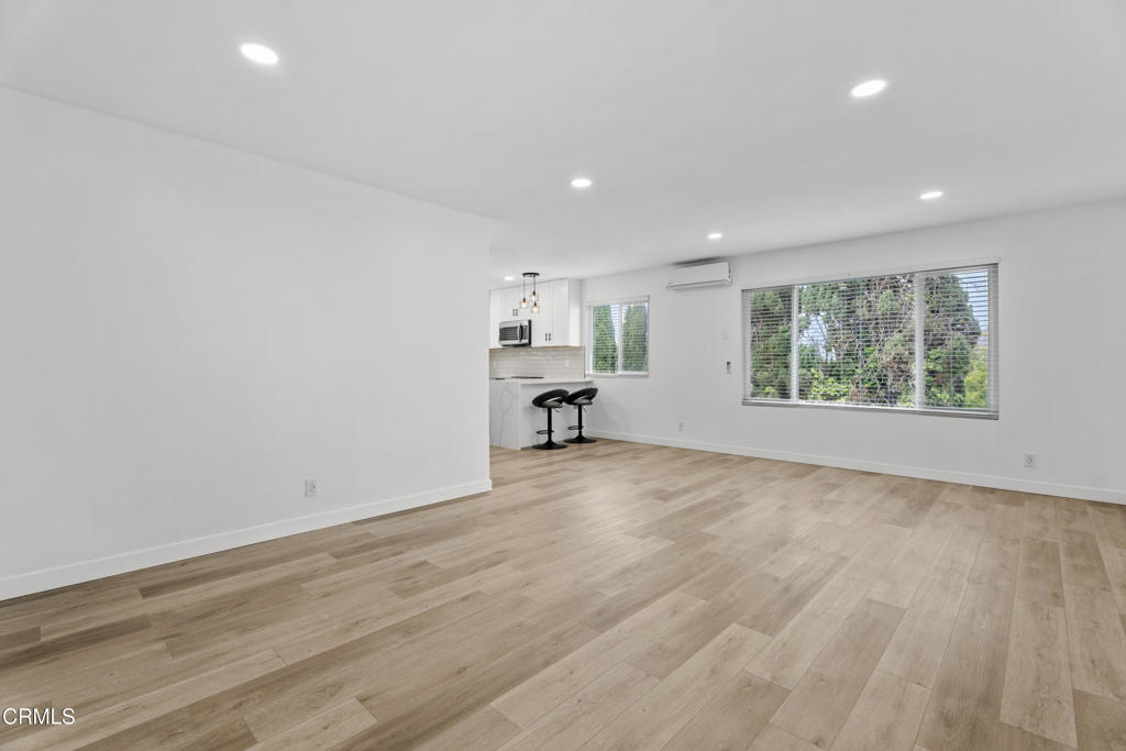 6721 S Springpark Avenue 3A